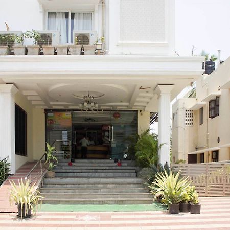 Oyo 4895 Abi Krishna Hotell Pondicherry Exteriör bild