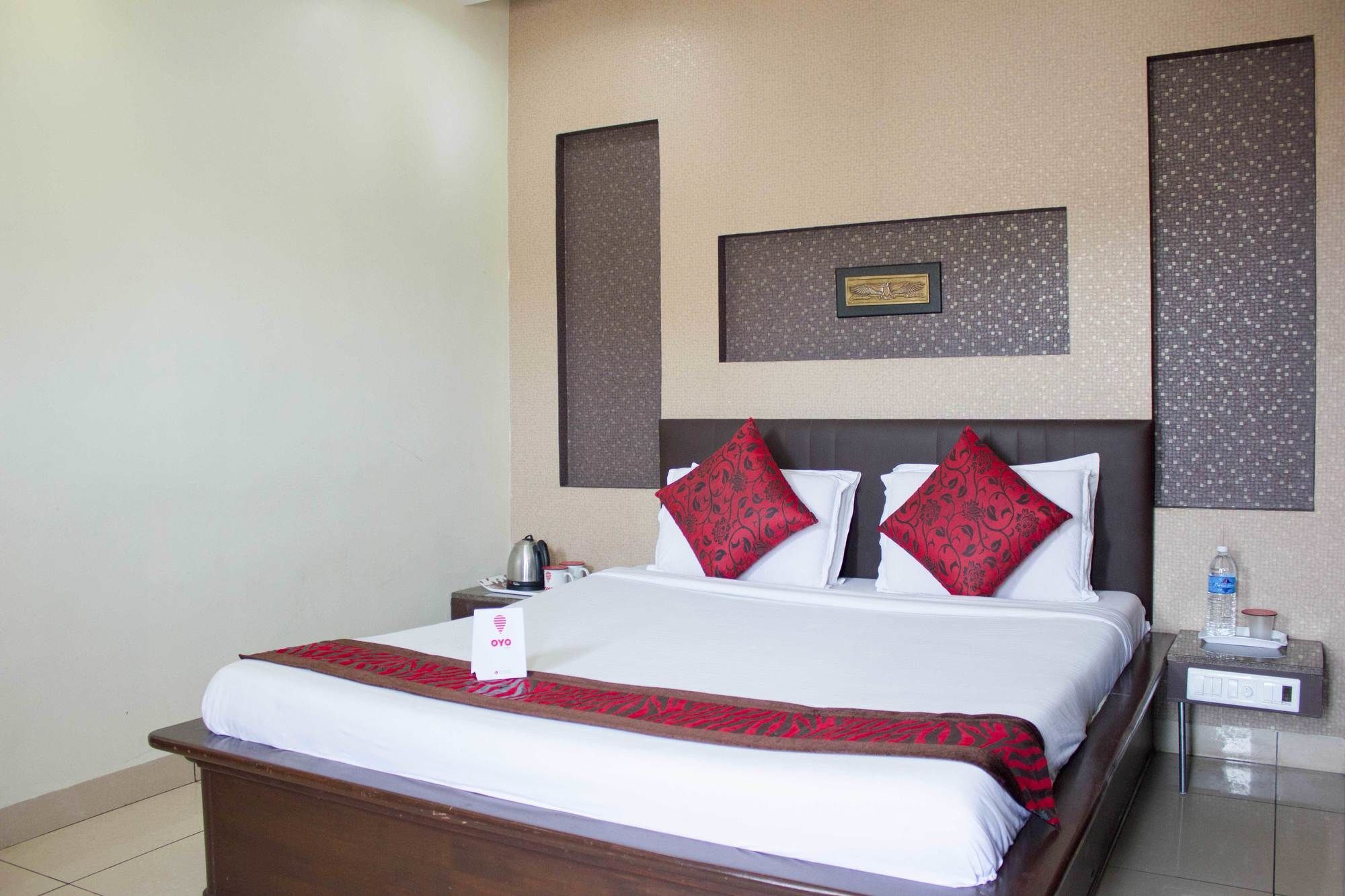 Oyo 4895 Abi Krishna Hotell Pondicherry Exteriör bild