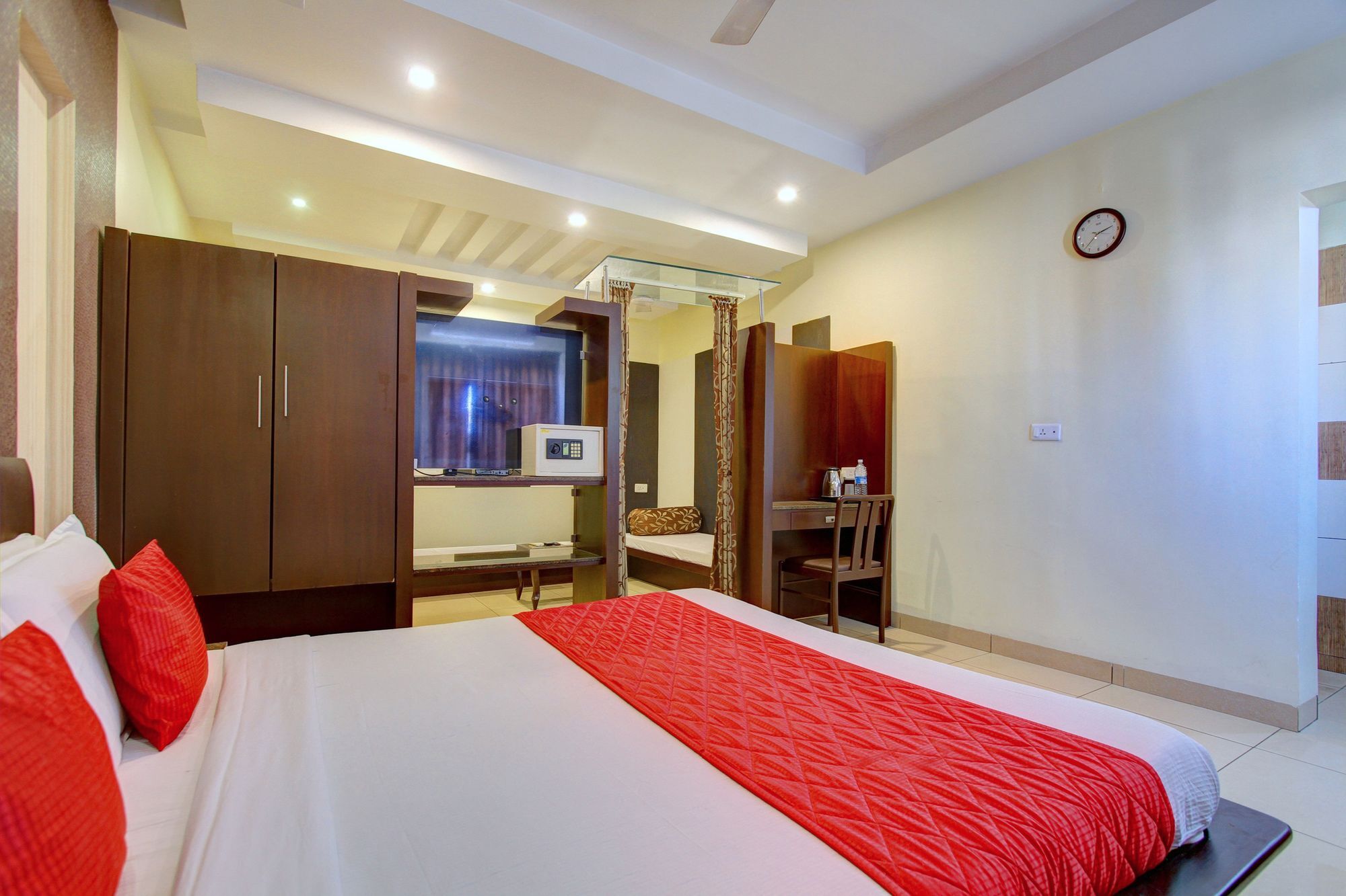 Oyo 4895 Abi Krishna Hotell Pondicherry Exteriör bild