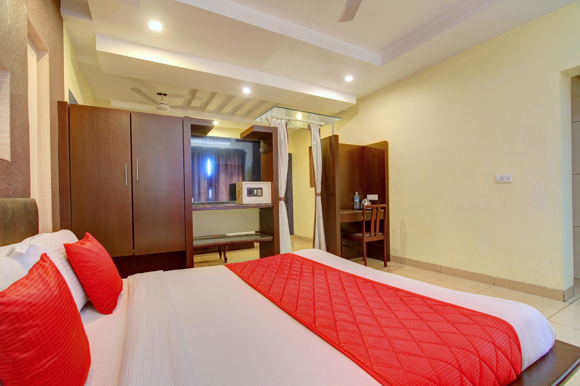 Oyo 4895 Abi Krishna Hotell Pondicherry Exteriör bild