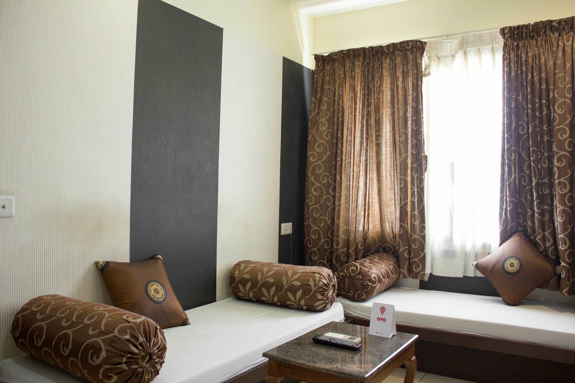 Oyo 4895 Abi Krishna Hotell Pondicherry Exteriör bild