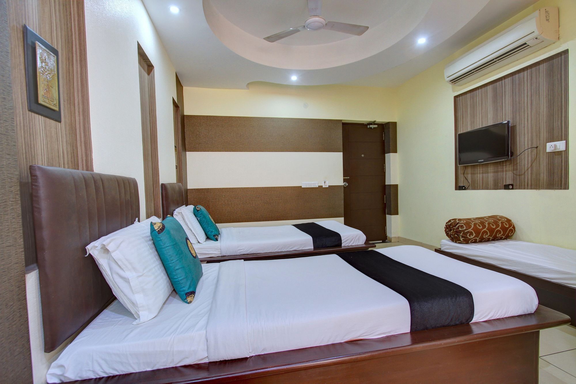 Oyo 4895 Abi Krishna Hotell Pondicherry Exteriör bild